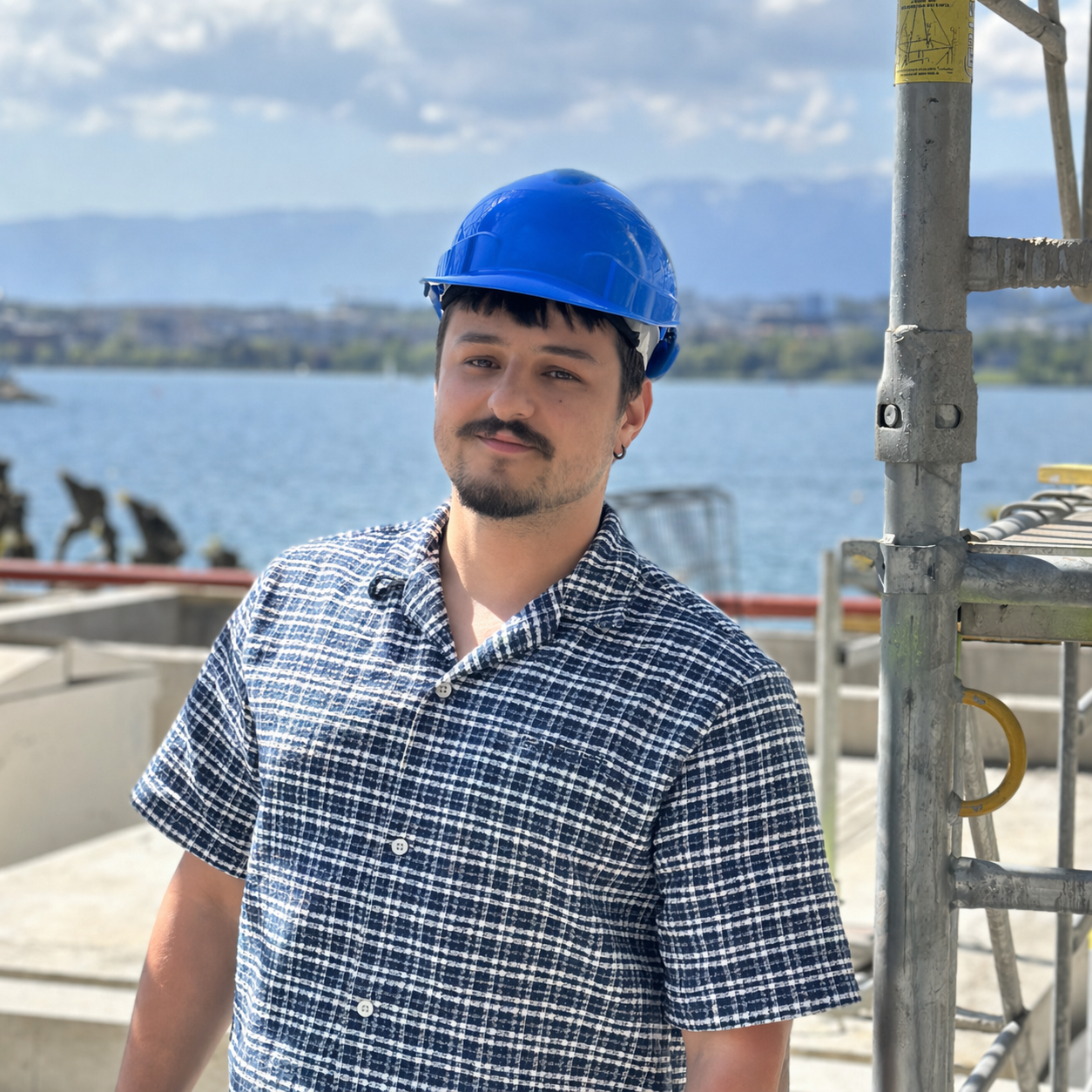 Portrait de Dorian Lussot, architecte associé d'Helvetekton